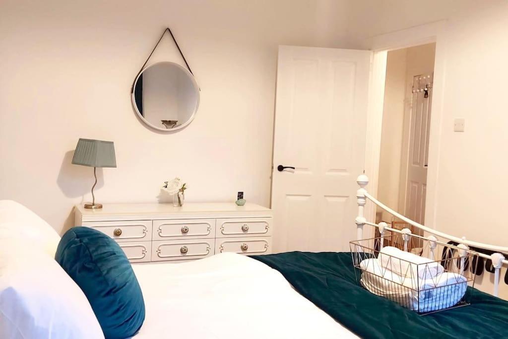 Flat 12A - Central, Modern, Bright Apartment With Free Wifi Oban Exterior photo